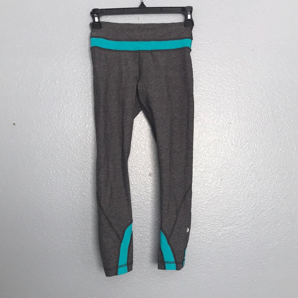 Lululemon speed tight crop size 2 grey and torq.
